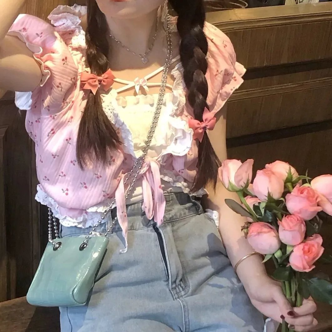 我躺帝王怀里刷视频